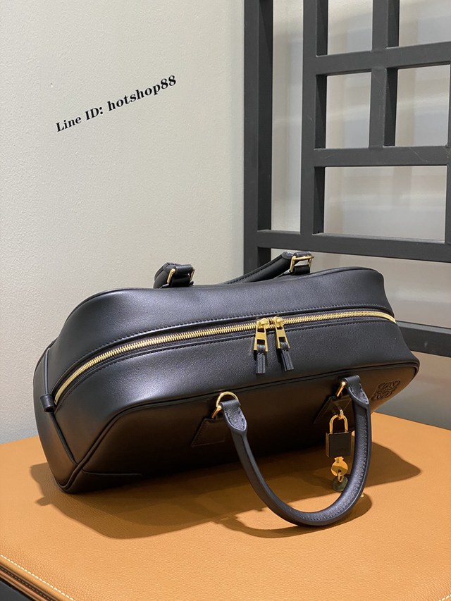 Loewe專櫃2022新款全皮純色手提肩背斜挎女包 羅意威大號Amazono手提包 10521 lyw1017